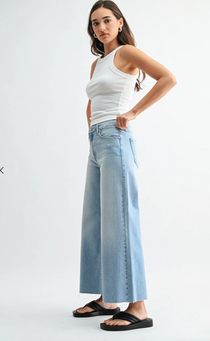 Just Black Denim Mid Rise Wide Leg Crop Light Denim Jeans