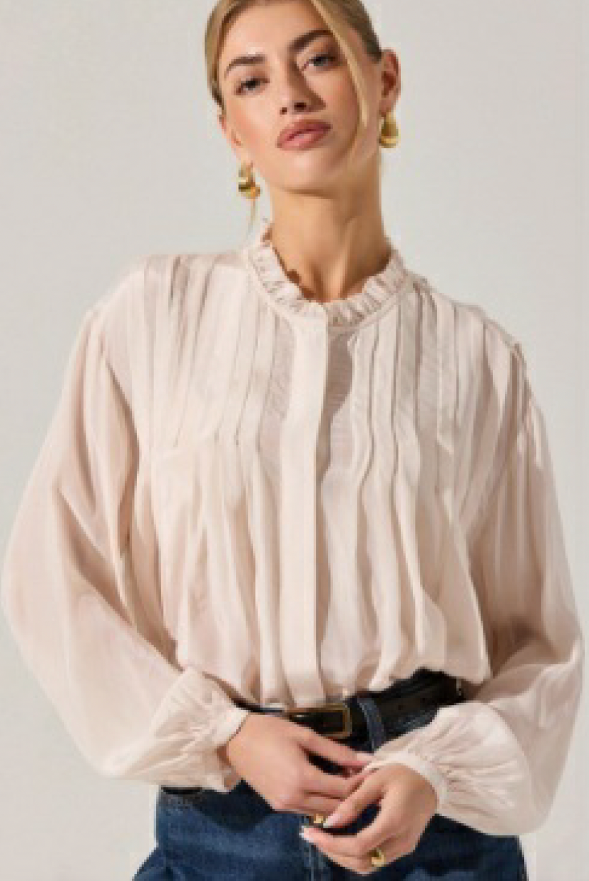 ASTR THE LABEL Ashton Blouse in Champagne