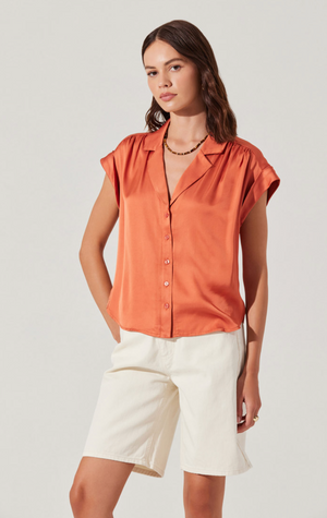 ASTR THE Label Callen Brick Orange Blouse