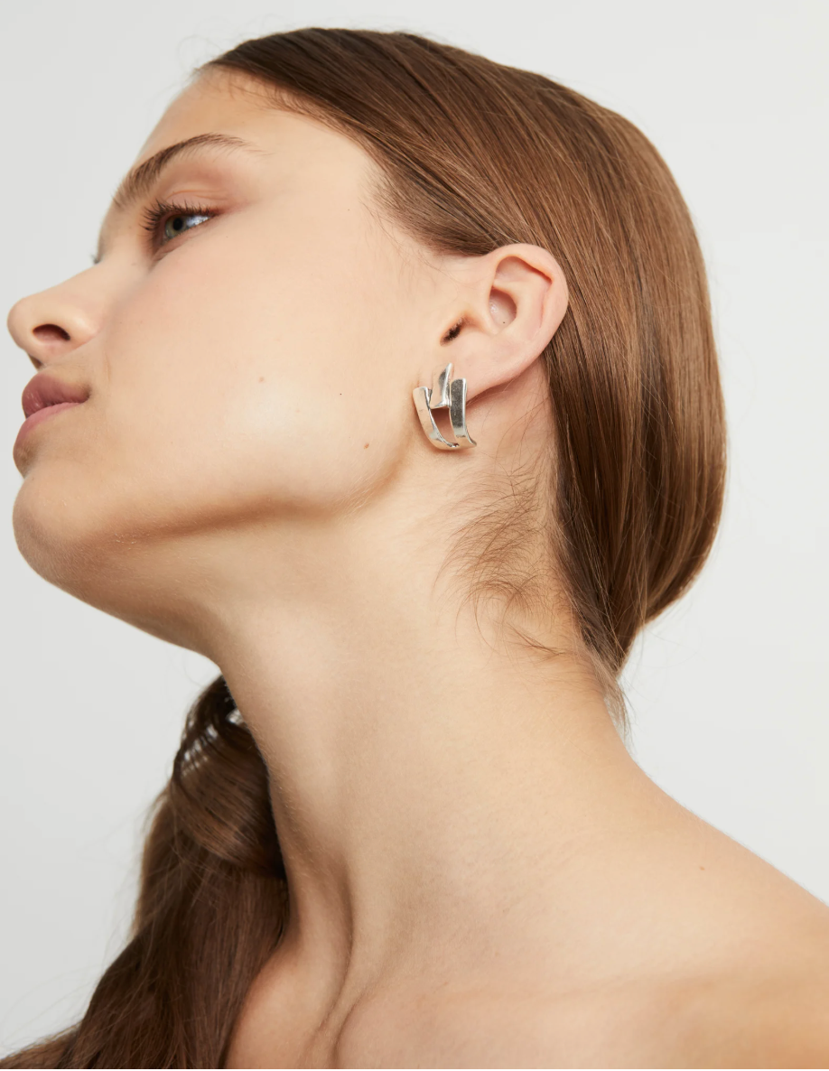 UNODE50 Triple-Curve Stud Earrings