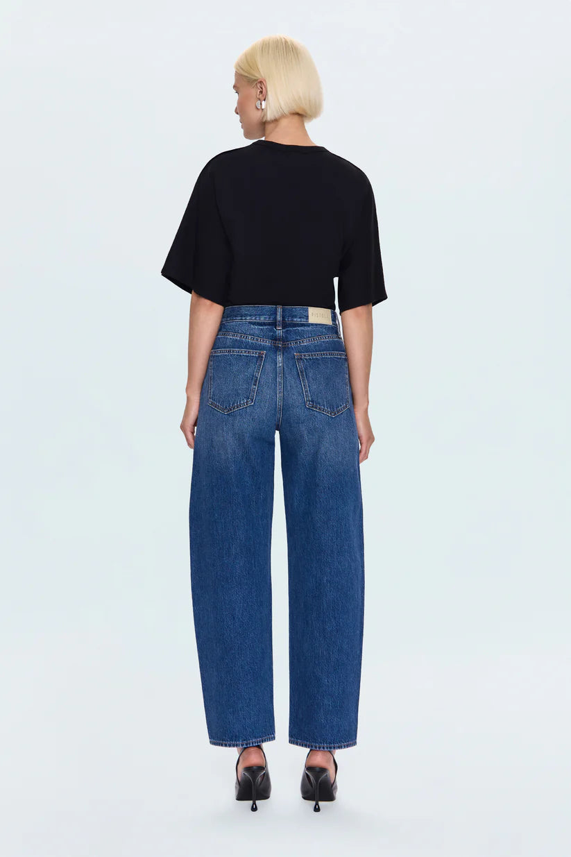 Pistola Wes Jean in Premiere