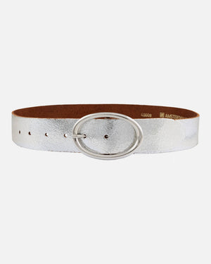 Chi Metallic Leather Belt with Sleek Oval Buckle in Silver