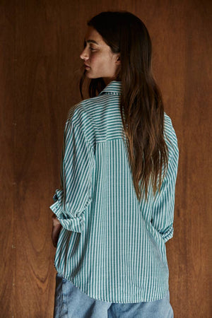 L5611 | Woven Cotton Collar Neck Button Front Long Sleeve