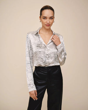 Bella Dahl Clean Hidden Placket Snow Tiger Blouse