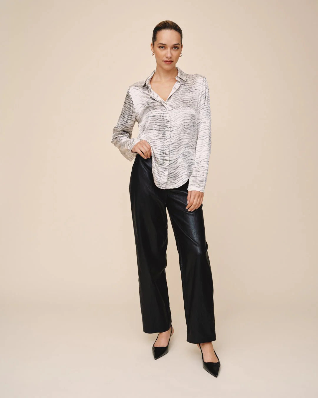 Bella Dahl Clean Hidden Placket Snow Tiger Blouse