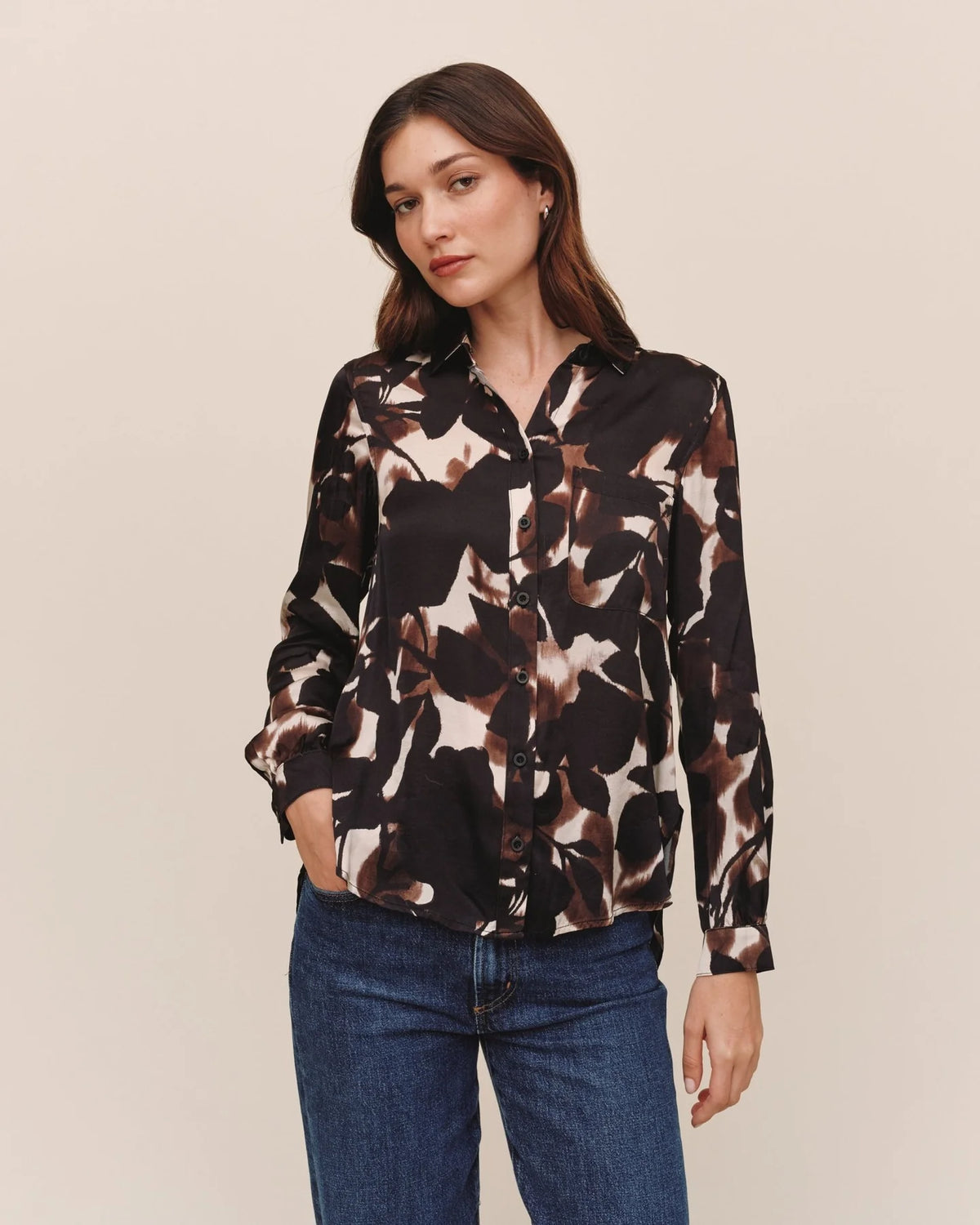Bella Dahl Long Sleeve Round Hem Button Down
