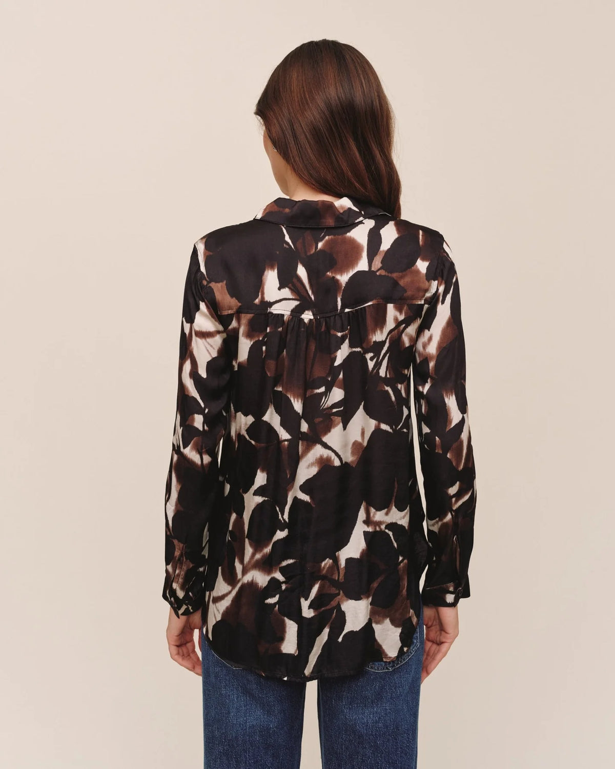 Bella Dahl Long Sleeve Round Hem Button Down