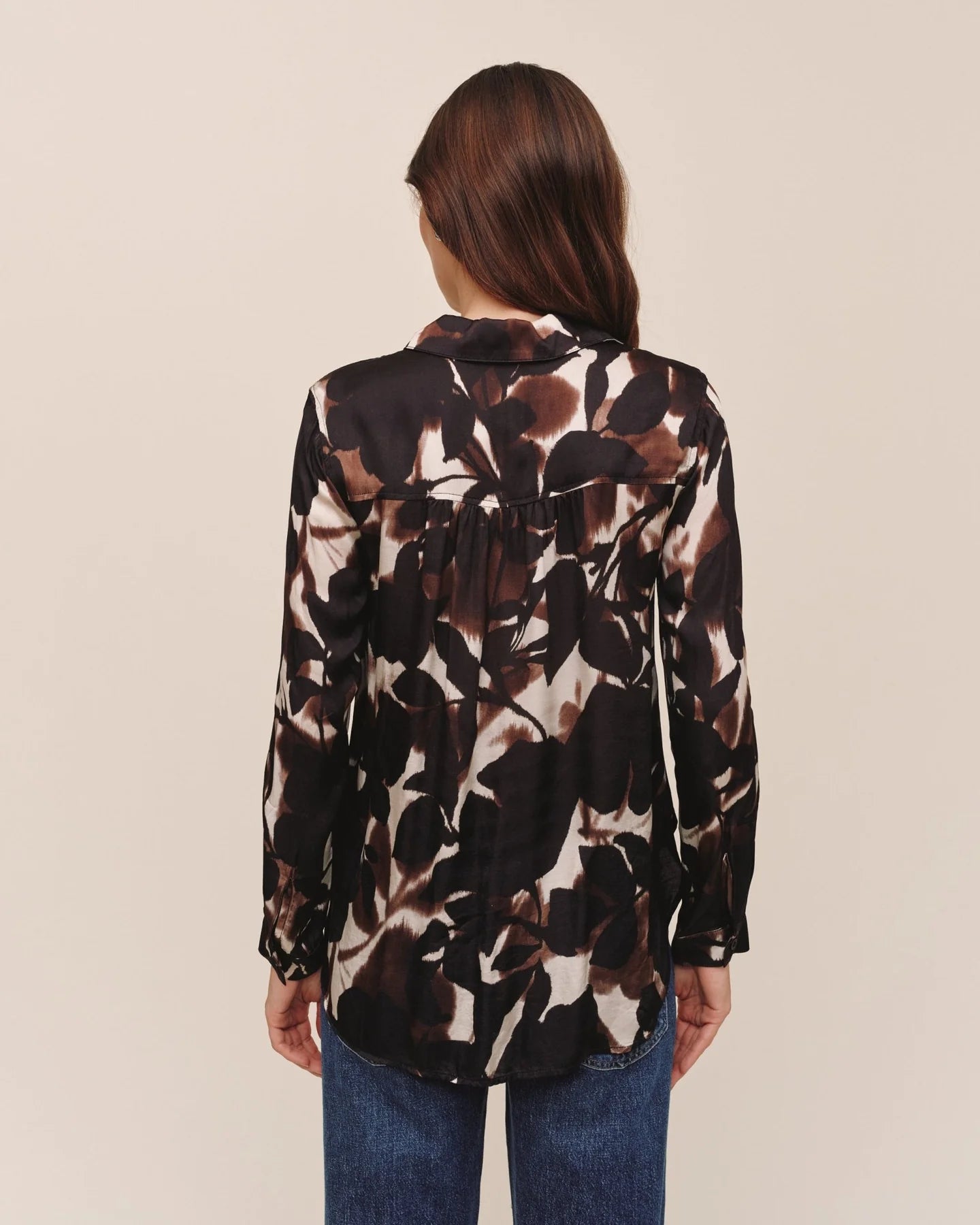Bella Dahl Long Sleeve Round Hem Button Down
