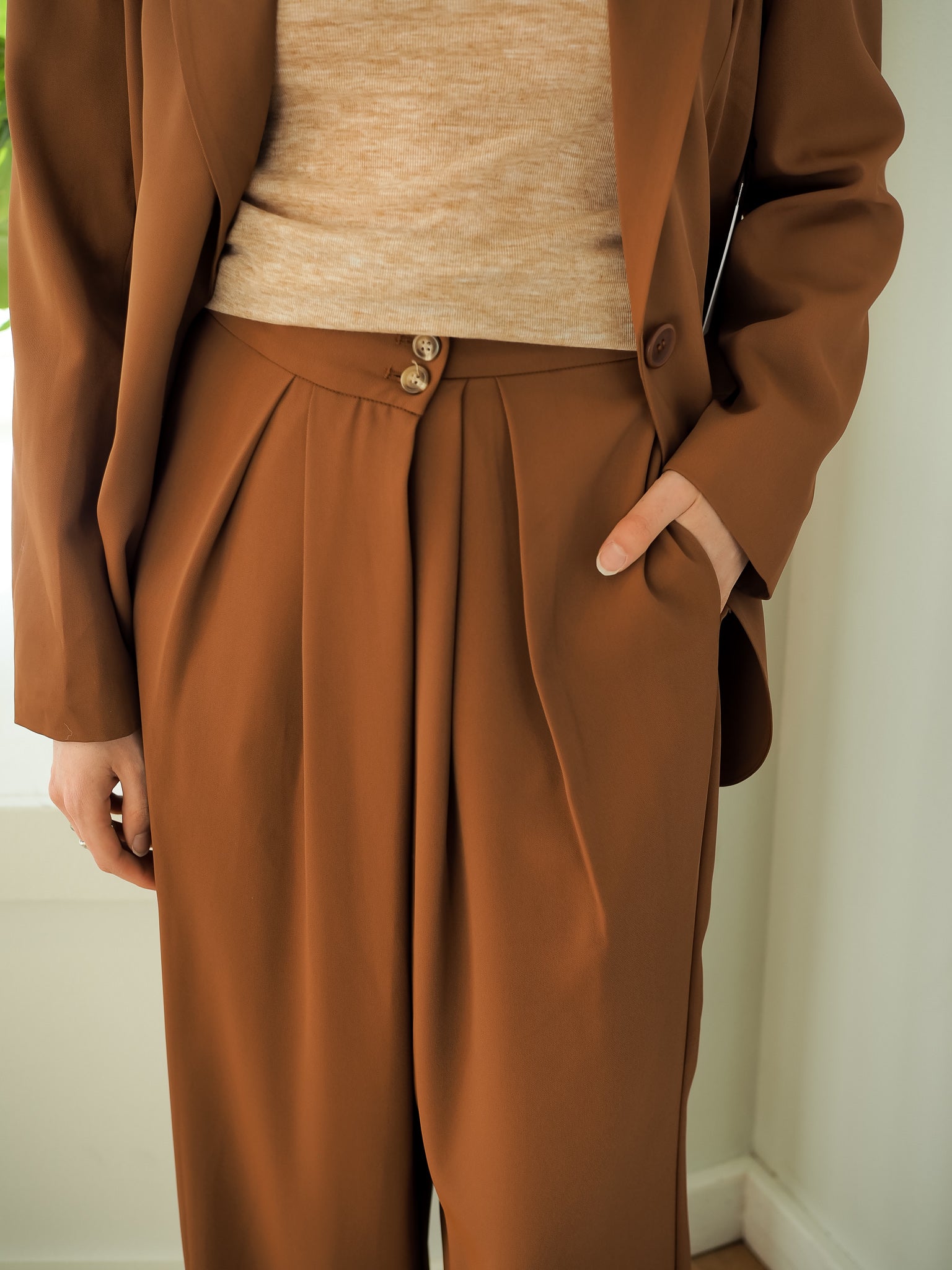 ASTR The Label Brown Boyfriend Pants